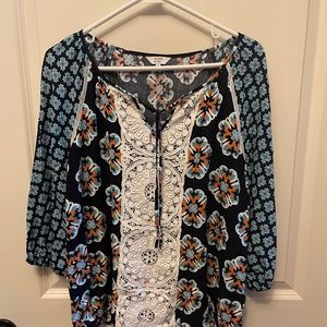 Crown & Ivy 3/4 sleeve, multi top with trim